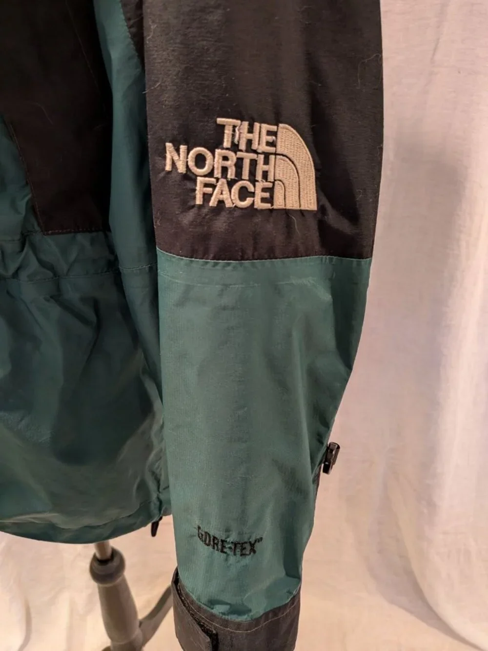Vintage North Face Mountain Light Gore-Tex jacket size L?